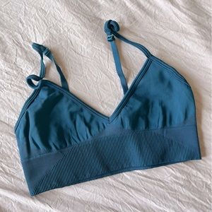 Lululemon - ebb to street bra